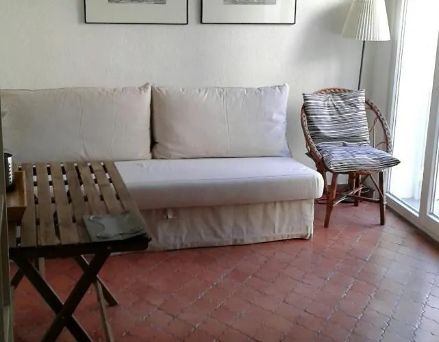 Sunny And Cozy Room Close To Cascais Center